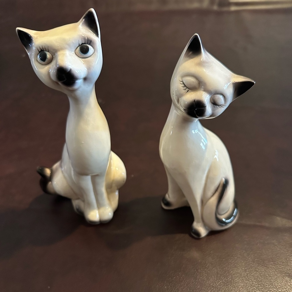 Vintage Siamese cat pair